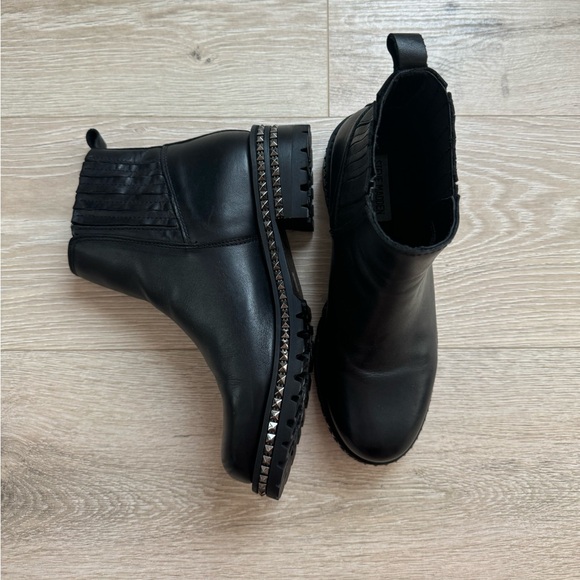 Booties - Picture 2 of 7